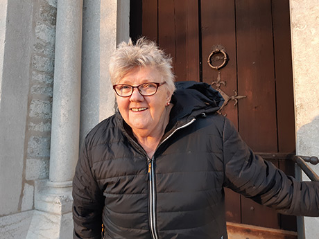 Åsa Karlsson har upplevt många körledare och skiftande repertoar i Gothemkören. Foto: Katarina Ridderstedt